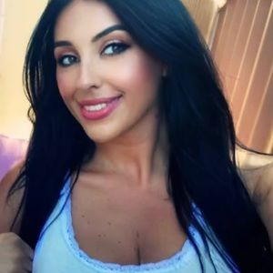 Meet your Posher, Elena